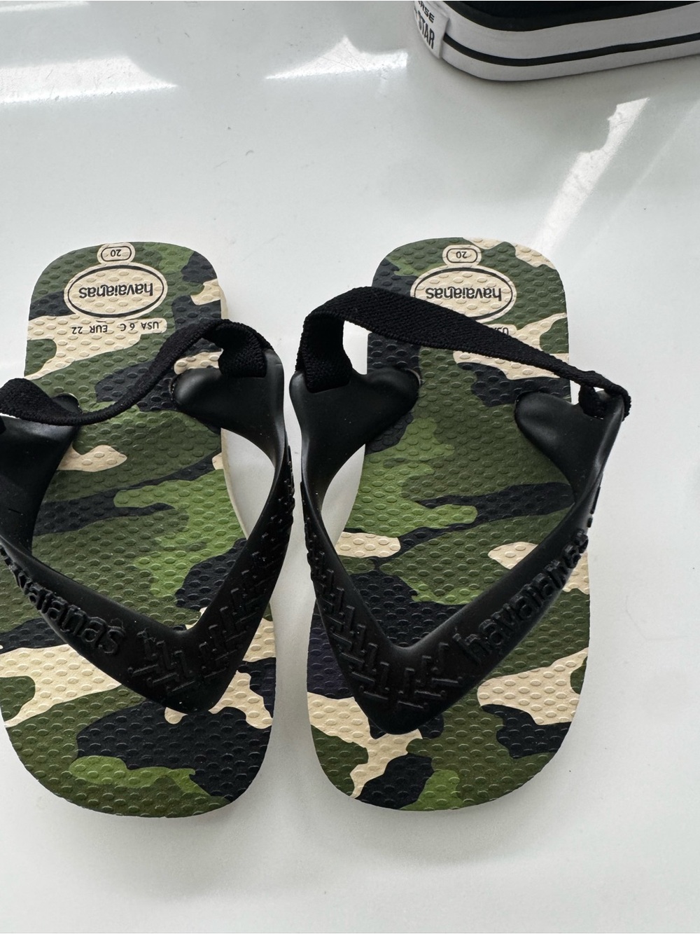 Havaianas Kids Camo Flip Flops in Green, Black, Tan